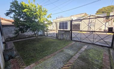 Casa en J.B. Vago al 600, Temperley Oeste