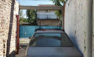 Propiedad con 2 viviendas y un departamento   en venta en G Catan