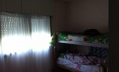 Propiedad con 2 viviendas y un departamento   en venta en G Catan