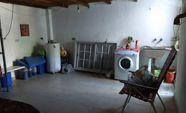 Propiedad con 2 viviendas y un departamento   en venta en G Catan