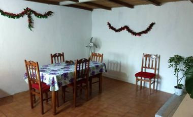 Propiedad con 2 viviendas y un departamento   en venta en G Catan