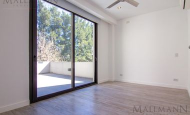 Casa en Venta 4 Dorms en Suite sobre la laguna con pileta en Pilará