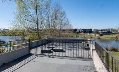 Casa en Venta 4 Dorms en Suite sobre la laguna con pileta en Pilará