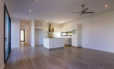 Casa en Venta 4 Dorms en Suite sobre la laguna con pileta en Pilará