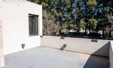 Casa en Venta 4 Dorms en Suite sobre la laguna con pileta en Pilará