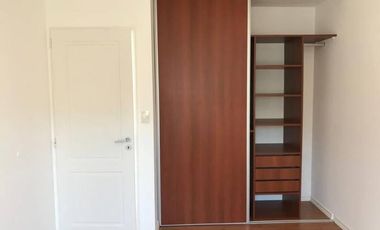 Excelente unidad duplex tres ambientes con patio y garaje