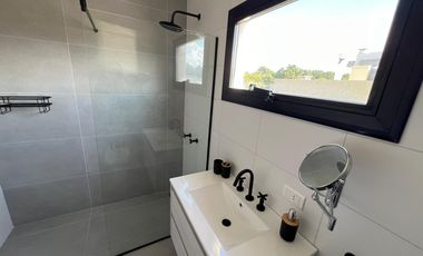 CASA, VENTA, COSTA ESMERALDA, SENDEROS IV, LOTE AL 200, 5 AMBIENTES