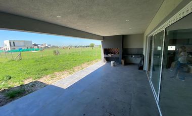 Casa en Barrio San Simón, Canning