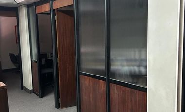 Oficina en primer piso por escelara en excelente ubicación
