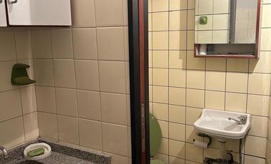 Oficina en primer piso por escelara en excelente ubicación