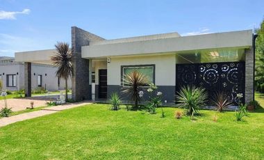 Casa en Venta Fincas del Alba Canning