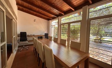 Casa en venta 4 dormitorios con piscina Fisherton-Rosario