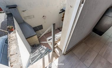 Casa de 2 dormitorios con Patio, Quincho y Cochera