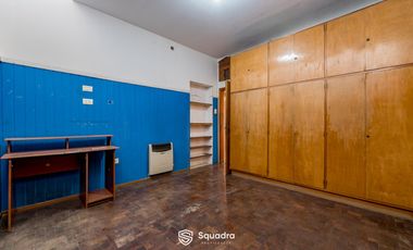 Casa de 2 dormitorios con Patio, Quincho y Cochera