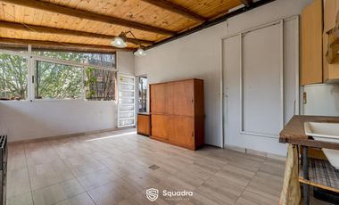 Casa de 2 dormitorios con Patio, Quincho y Cochera