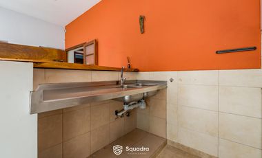 Casa de 2 dormitorios con Patio, Quincho y Cochera