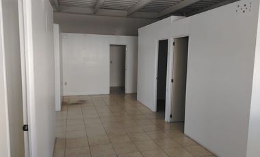 LOCAL EN RENTA EN JURIQUILLA