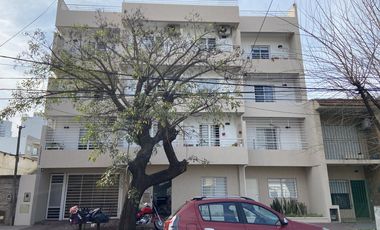 Departamento de 3 ambientes con cochera