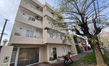 Departamento de 3 ambientes con cochera