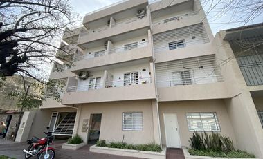 Departamento de 3 ambientes con cochera