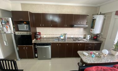 Departamento de 3 ambientes con cochera