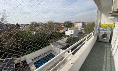 Departamento de 3 ambientes con cochera