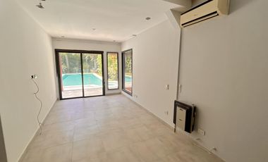 Casa en 2 Plantas con Piscina a la venta en Fincas de Iraola  Dos ALQUILADA