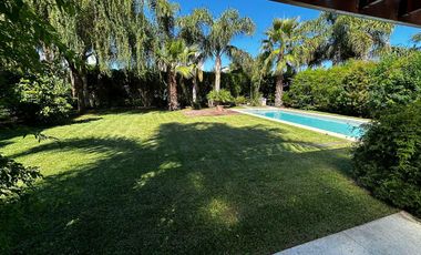 Casa en 2 Plantas con Piscina a la venta en Fincas de Iraola  Dos ALQUILADA