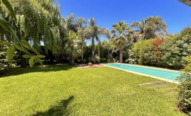 Casa en 2 Plantas con Piscina a la venta en Fincas de Iraola  Dos ALQUILADA