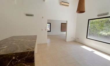 Casa en 2 Plantas con Piscina a la venta en Fincas de Iraola  Dos ALQUILADA