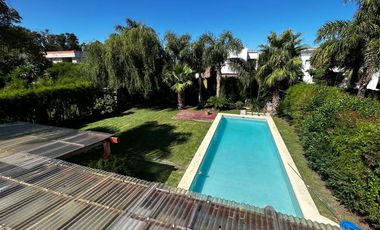 Casa en 2 Plantas con Piscina a la venta en Fincas de Iraola  Dos ALQUILADA