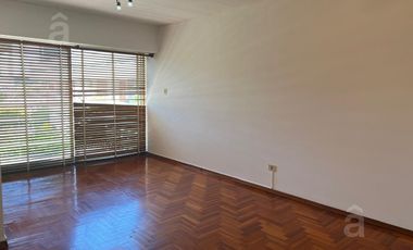 Departamento en Alquiler en Villa Ballester- 3 ambientes Amplios.