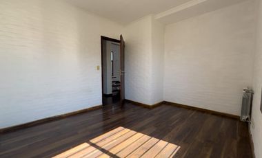 Venta Casa de Dos Dormitorios. Piscina, Funes