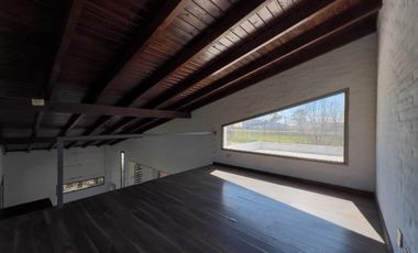 Venta Casa de Dos Dormitorios. Piscina, Funes