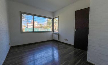 Venta Casa de Dos Dormitorios. Piscina, Funes