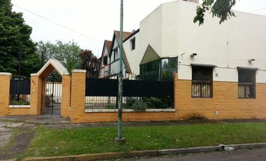 Local con vivienda en excelente ubicacion!