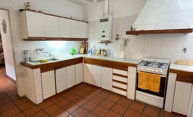 Casa 4 dormitorios zona centro - Parana