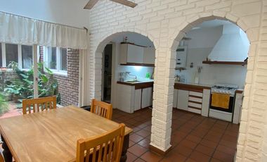 Casa 4 dormitorios zona centro - Parana