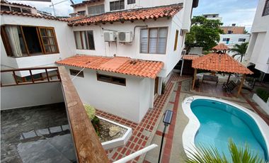 SE ARRIENDA CASA AMOBLADA CERCA DE LA PLAYA, RODADERO