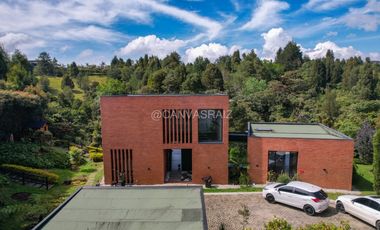 Casa Campestre en Parcelación Alto de Palmas