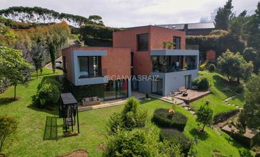 Casa Campestre en Parcelación Alto de Palmas