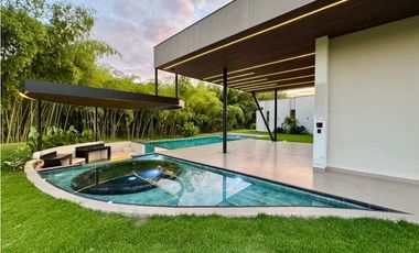 Lujosa casa campestre en Cerritos