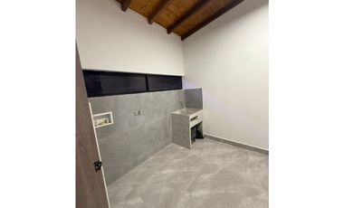 VENTA DE FINCA NUEVA EN GUARNE A 500mt DE LA AUTOPISTA