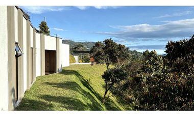 VENTA DE FINCA NUEVA EN GUARNE A 500mt DE LA AUTOPISTA