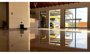 VENTA DE FINCA NUEVA EN GUARNE A 500mt DE LA AUTOPISTA