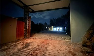 VENTA DE FINCA NUEVA EN GUARNE A 500mt DE LA AUTOPISTA