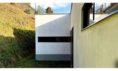 VENTA DE FINCA NUEVA EN GUARNE A 500mt DE LA AUTOPISTA