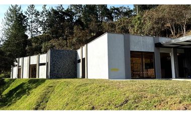 VENTA DE FINCA NUEVA EN GUARNE A 500mt DE LA AUTOPISTA