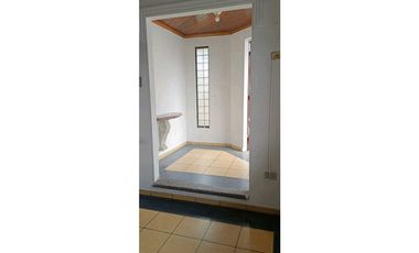 VENDO CASA RENTERA ESQUINERA EN SAUCES 8