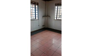 VENDO CASA RENTERA ESQUINERA EN SAUCES 8